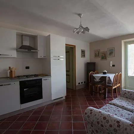 Il Vecchio Cortile Barbaresco Apartment Treiso